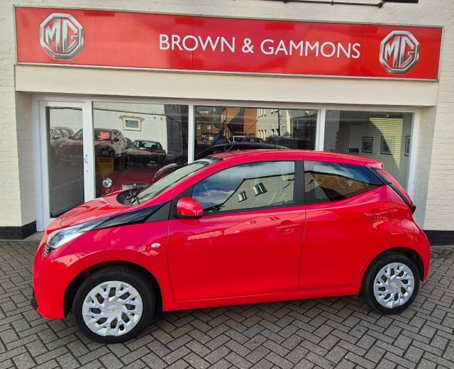 Toyota Aygo 1.0 VVT-i X-Play 5dr Hatchback Petrol Red